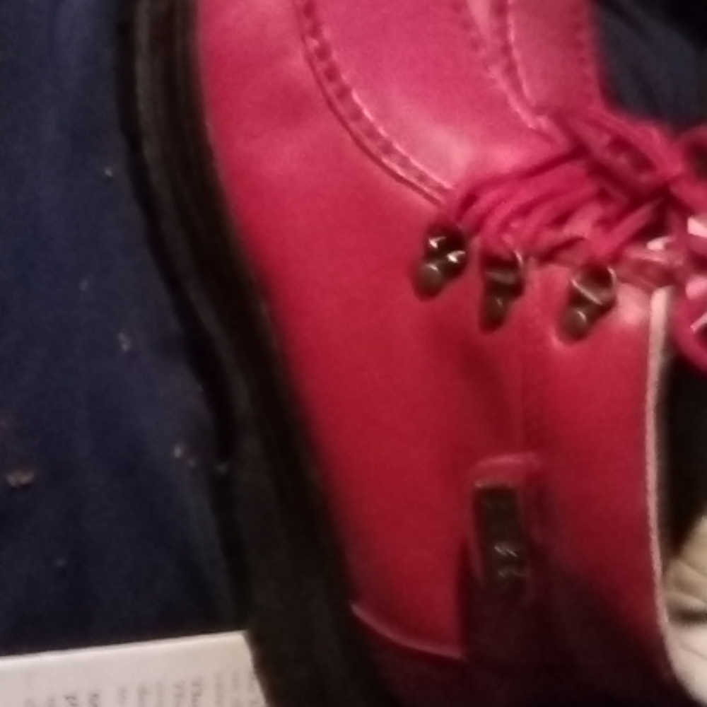 Shoes - Picture 4 of 4